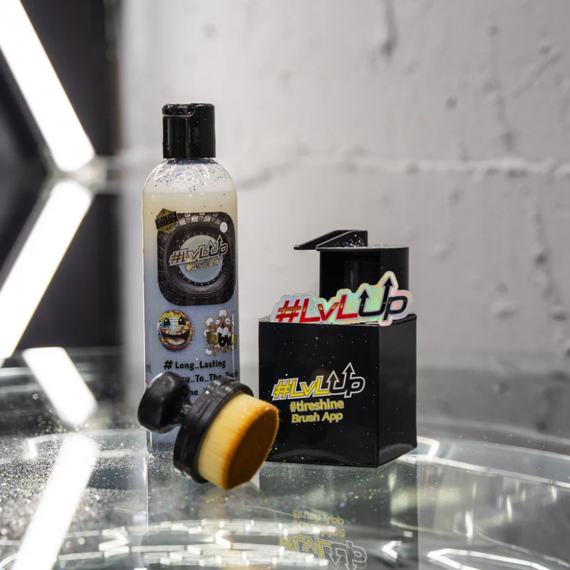 Nettoyant pneu paillettes + brosse LVL UP 250ML - LVLUP