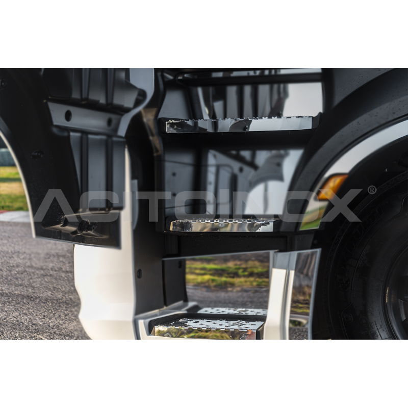 Marchepieds de cabine en acier | Iveco S-Way - Accueil