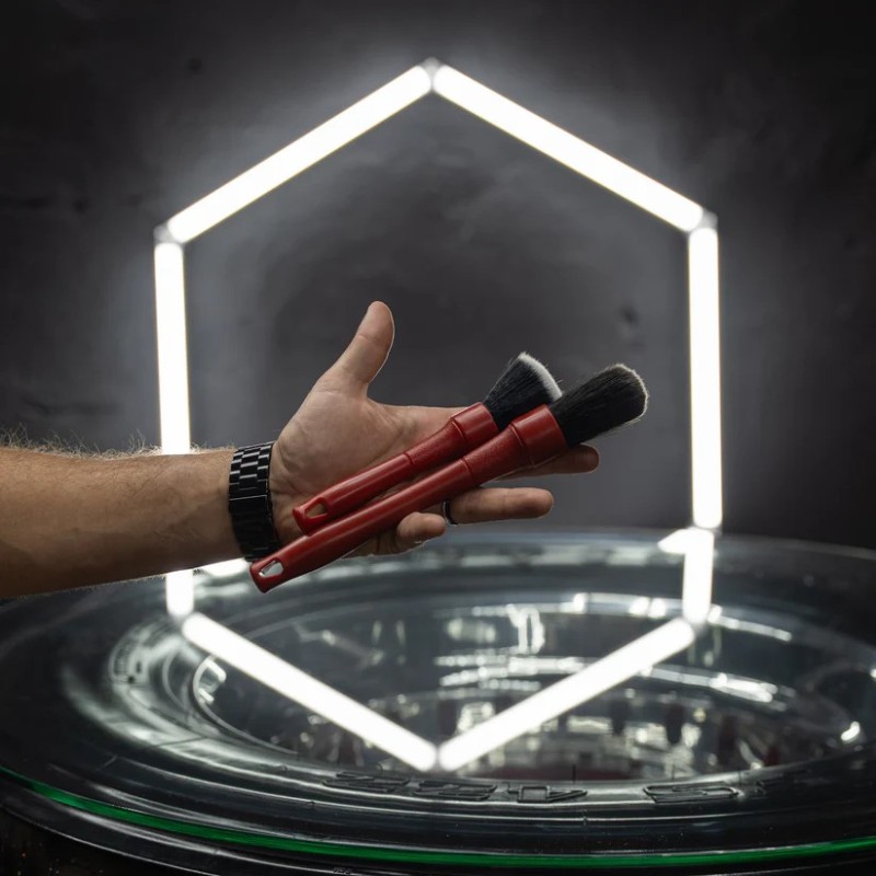 Kit 2 pinceaux de précision LVLUP – Nettoyage intérieur et extérieur camion