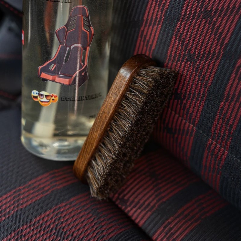 Brosse tissus LVLUP pour camion – Nettoyage sièges et textiles